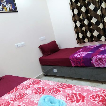 Krish Rooms And Stay Chennai Exterior photo