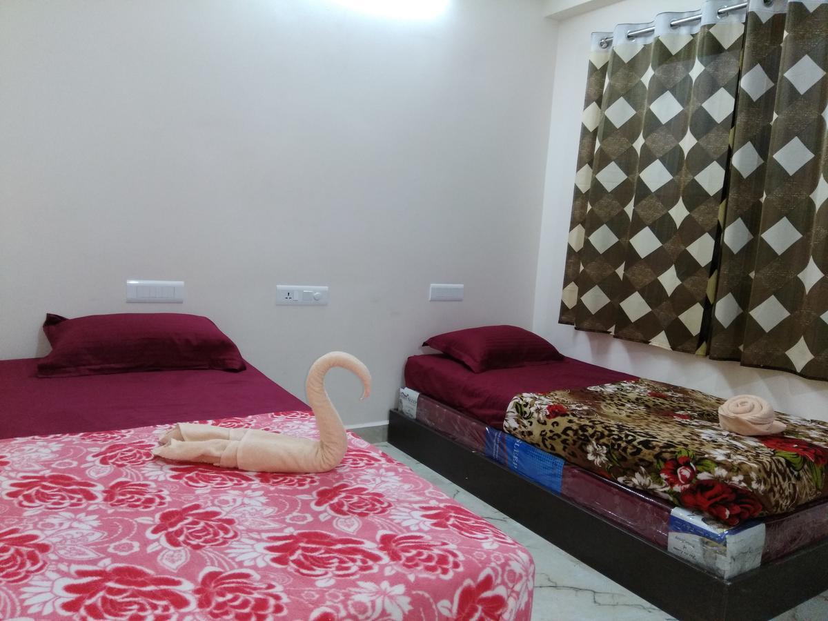 Krish Rooms And Stay Chennai Exterior photo