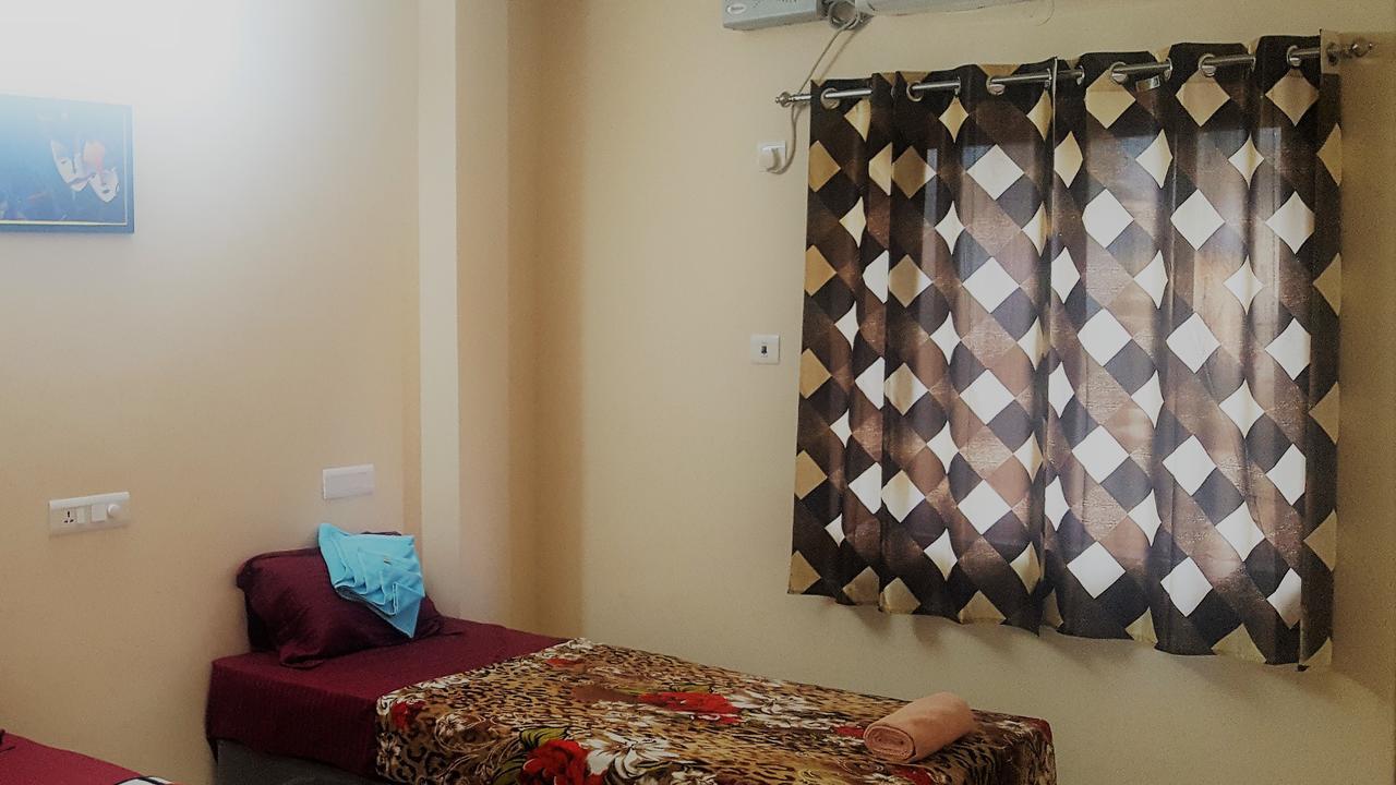 Krish Rooms And Stay Chennai Exterior photo